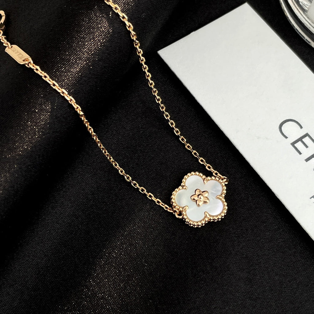 VCA LUCKY SPRING ROSE GOLD MOP BRACELET