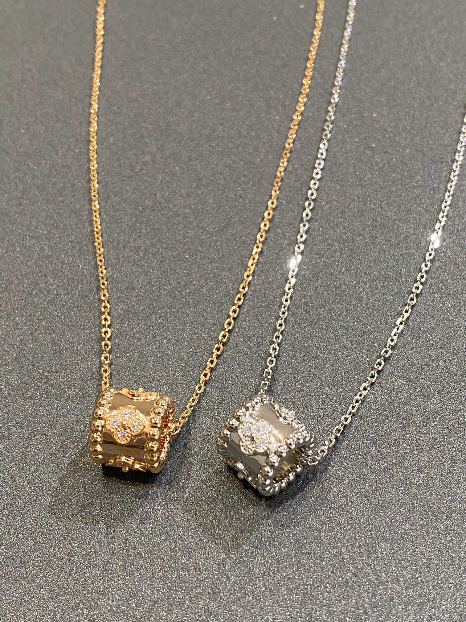 VCA PERLEE PEDANT SIVLER DIAMOND NECKLACE