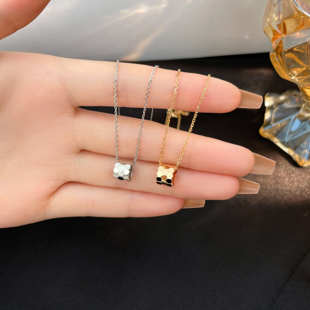 CHAUMET BEE MINI NECKLACE