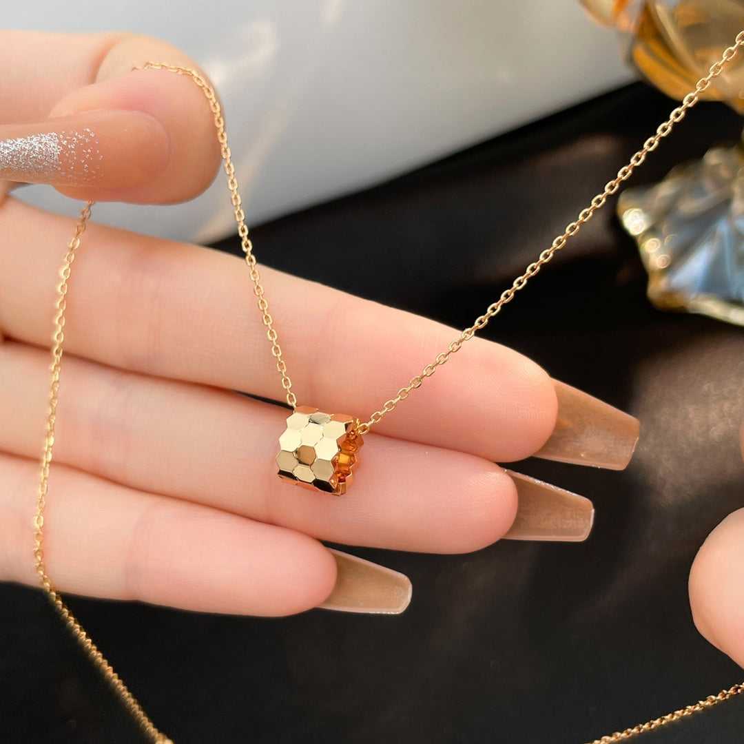 CHAUMET BEE MINI NECKLACE