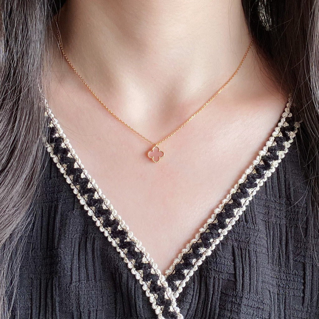VCA CLOVER 15MM PINK MOTHER-OF-PEARL SINGLE FLOWER NECKLACE