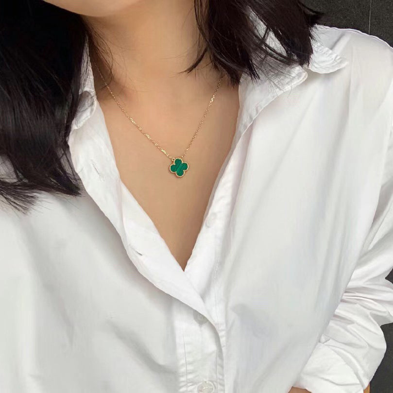 VCA CLOVER 15MM MALACHITE SINGLE FLOWER NECKLACE
