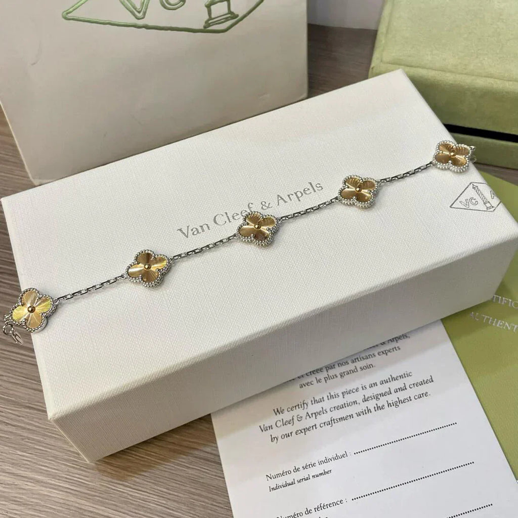 VCA CLOVER 5 MOTIF LASER BRACELET COLLECTION