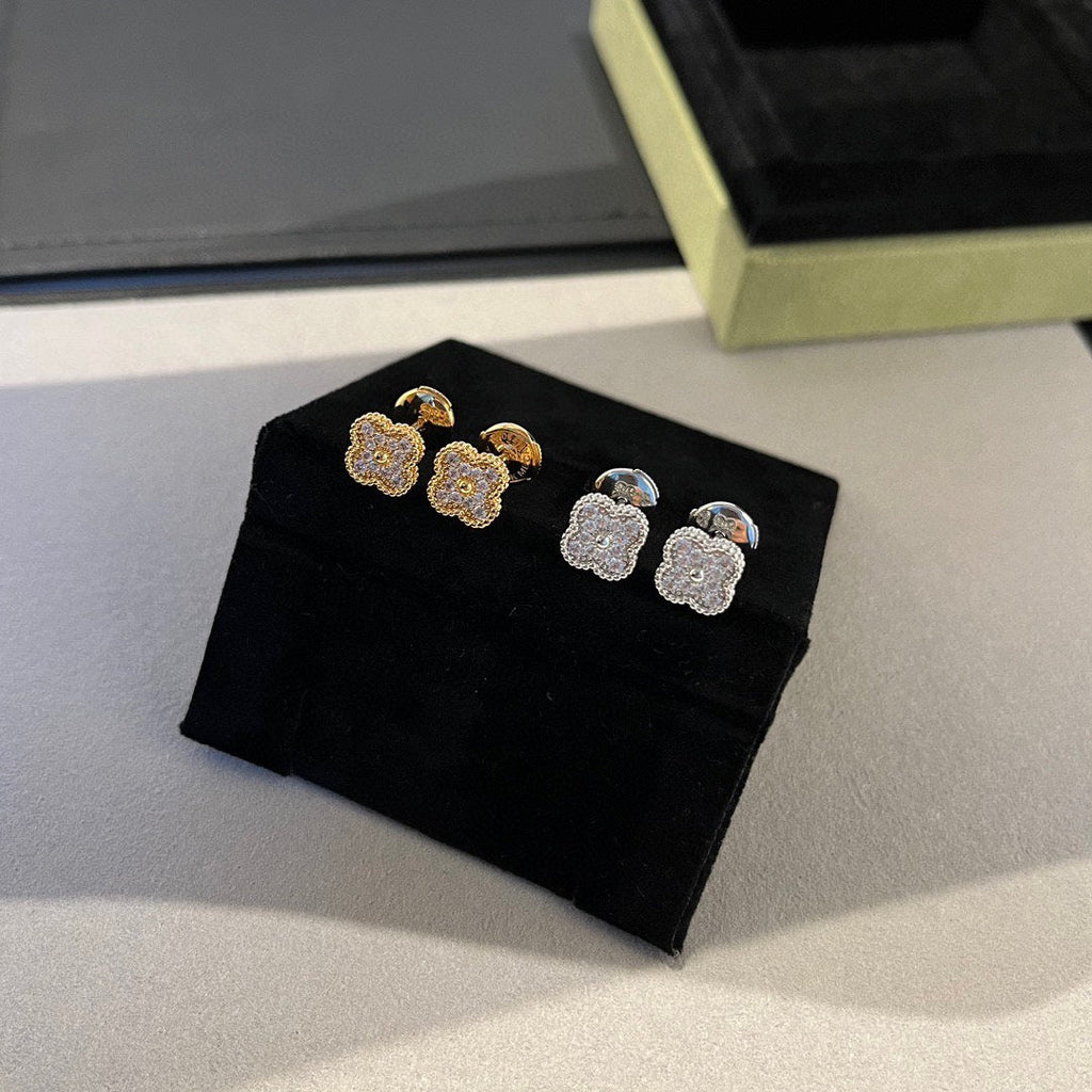 VCA CLOVER MINI DIAMOND STUD EARRINGS